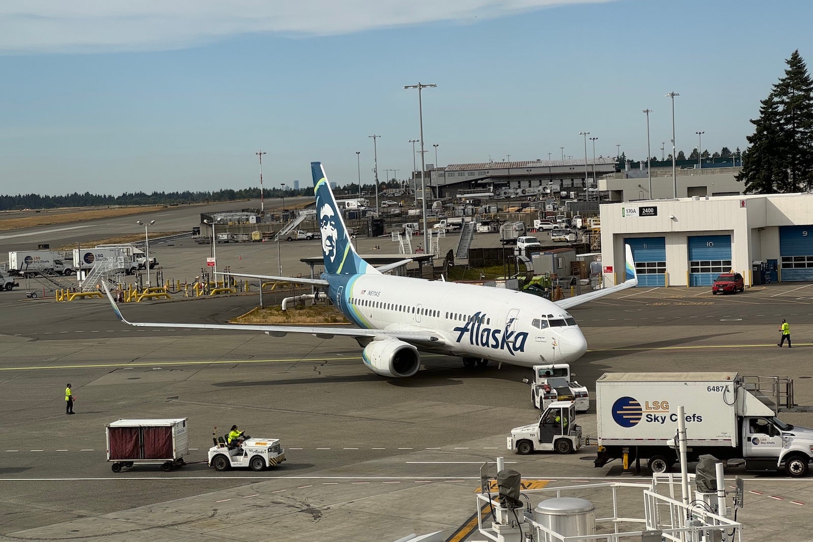 alaska airlines plane