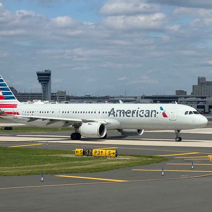 American to add Starlink Wi-Fi to its planes beginning in 2027