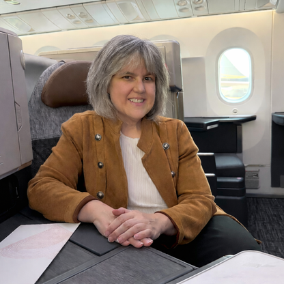 Andrea Rotondo, TPG director of Content Operations, aboard an American Airlines 787-9 in the Flagship business class cabin.