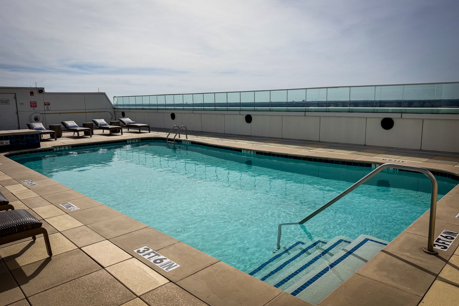 pool at Grand Hyatt DFW