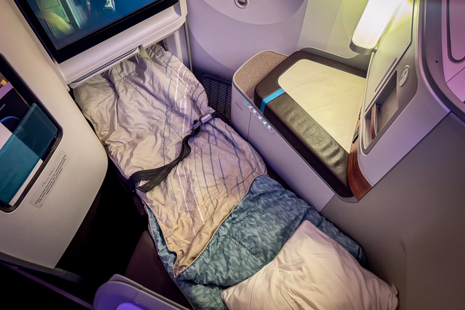 hawaiian airlines bed