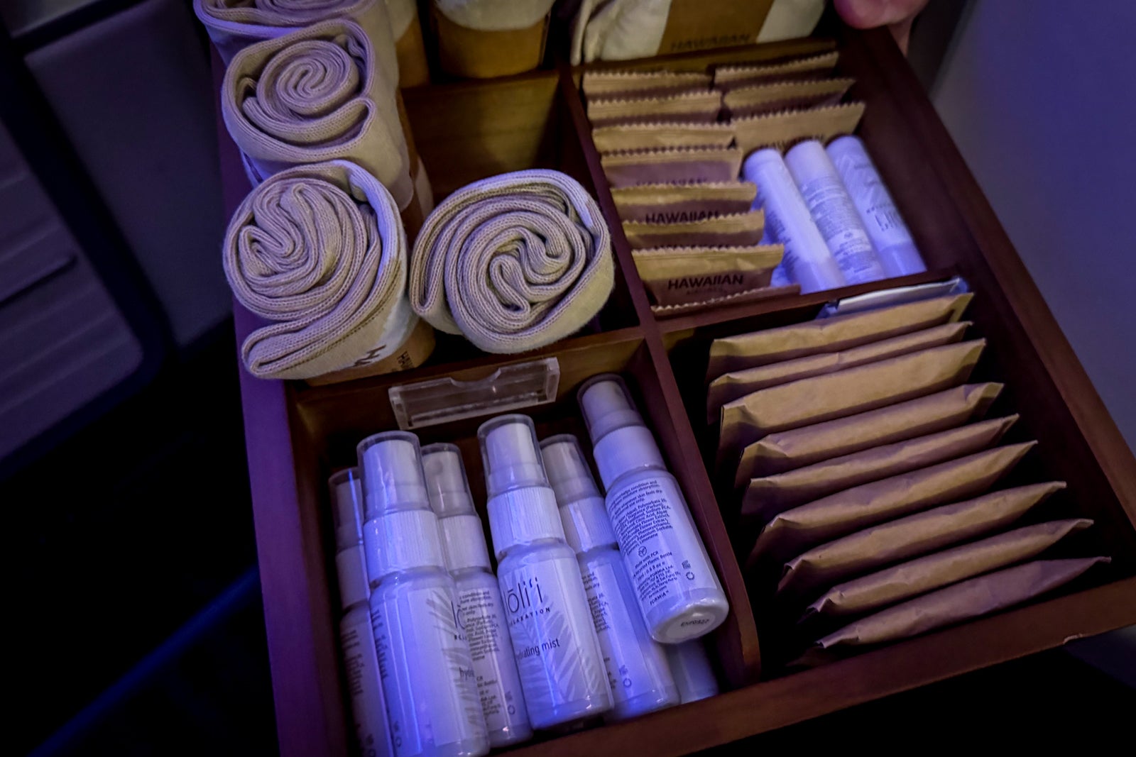 hawaiian airlines amenities