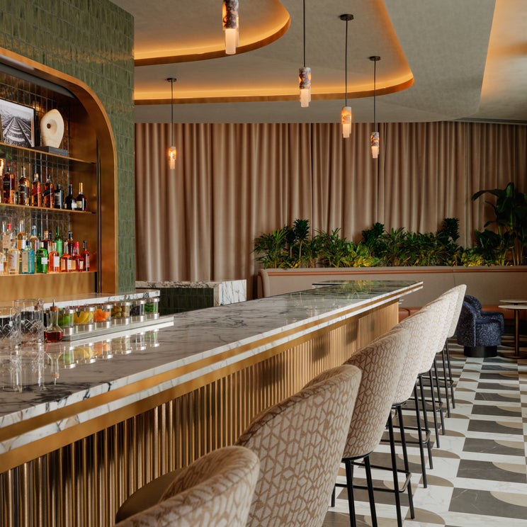 How to choose a credit card for airport lounge access
