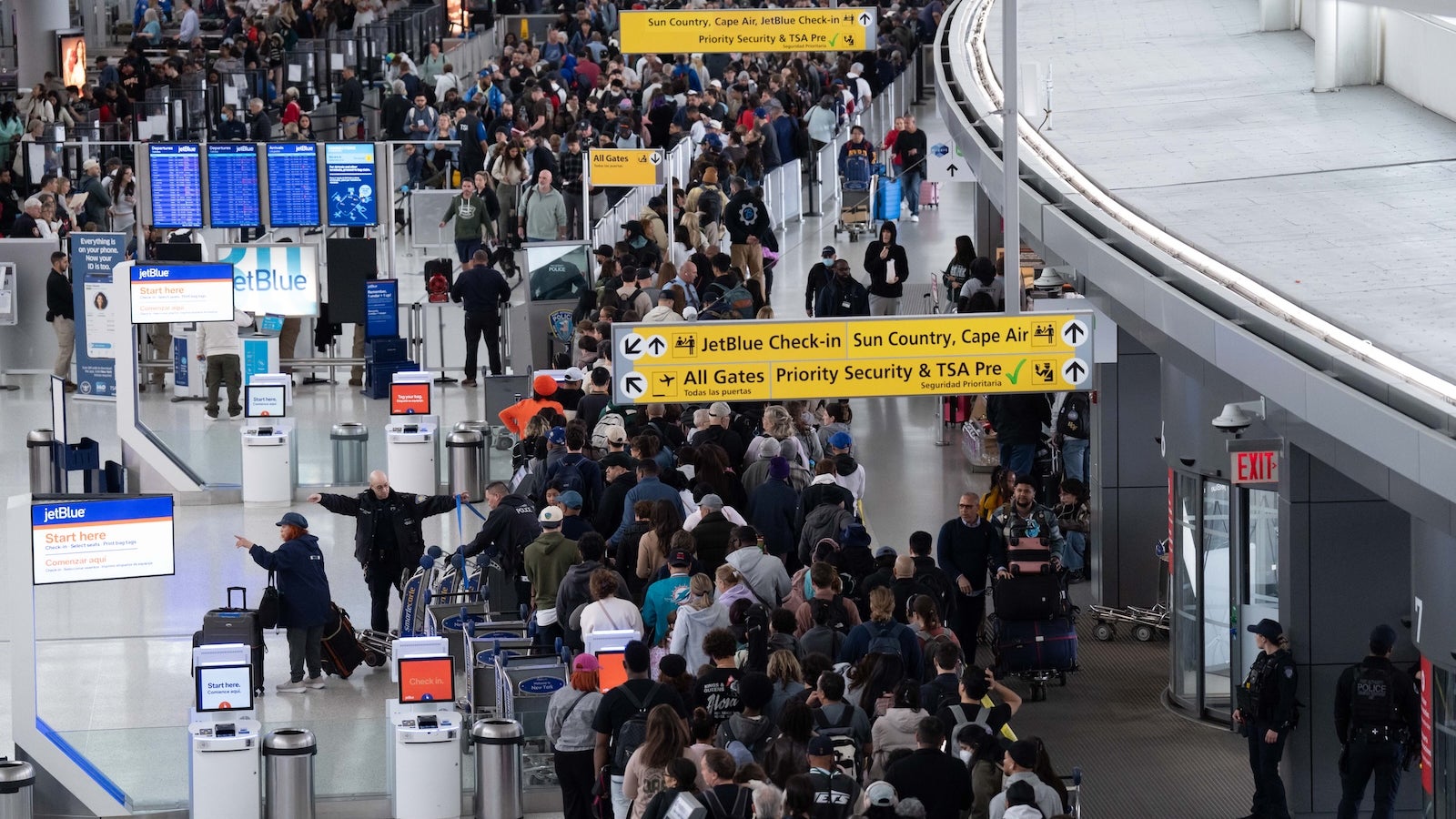 TSA lines surge: Tips for getting through security this week - The Points  Guy