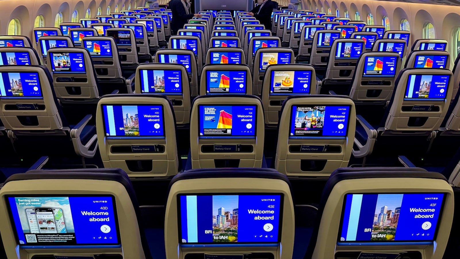 6 cool innovations coming to United's economy cabin - The Points Guy