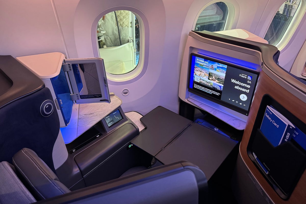 United Airlines cabin interior