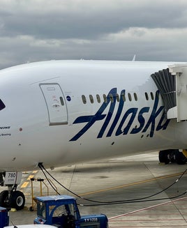 Alaska Airlines reveals plans for high-end Seattle lounge opening in 2027