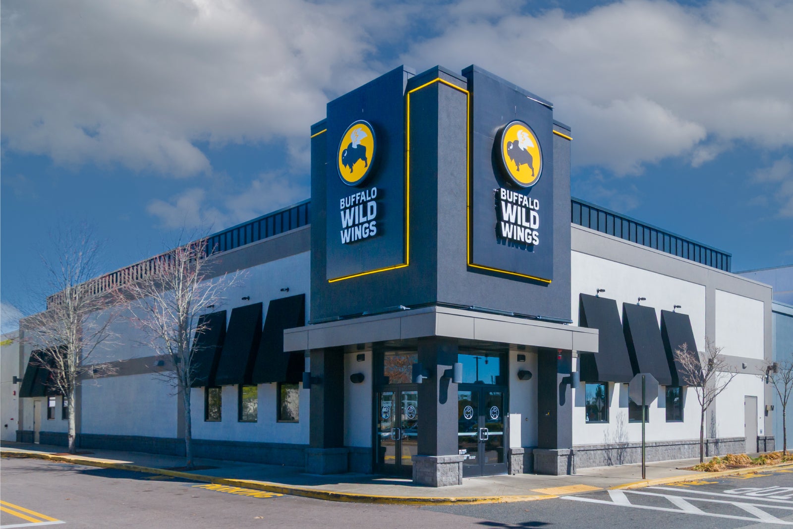 Buffalo Wild Wings Corner Entrance