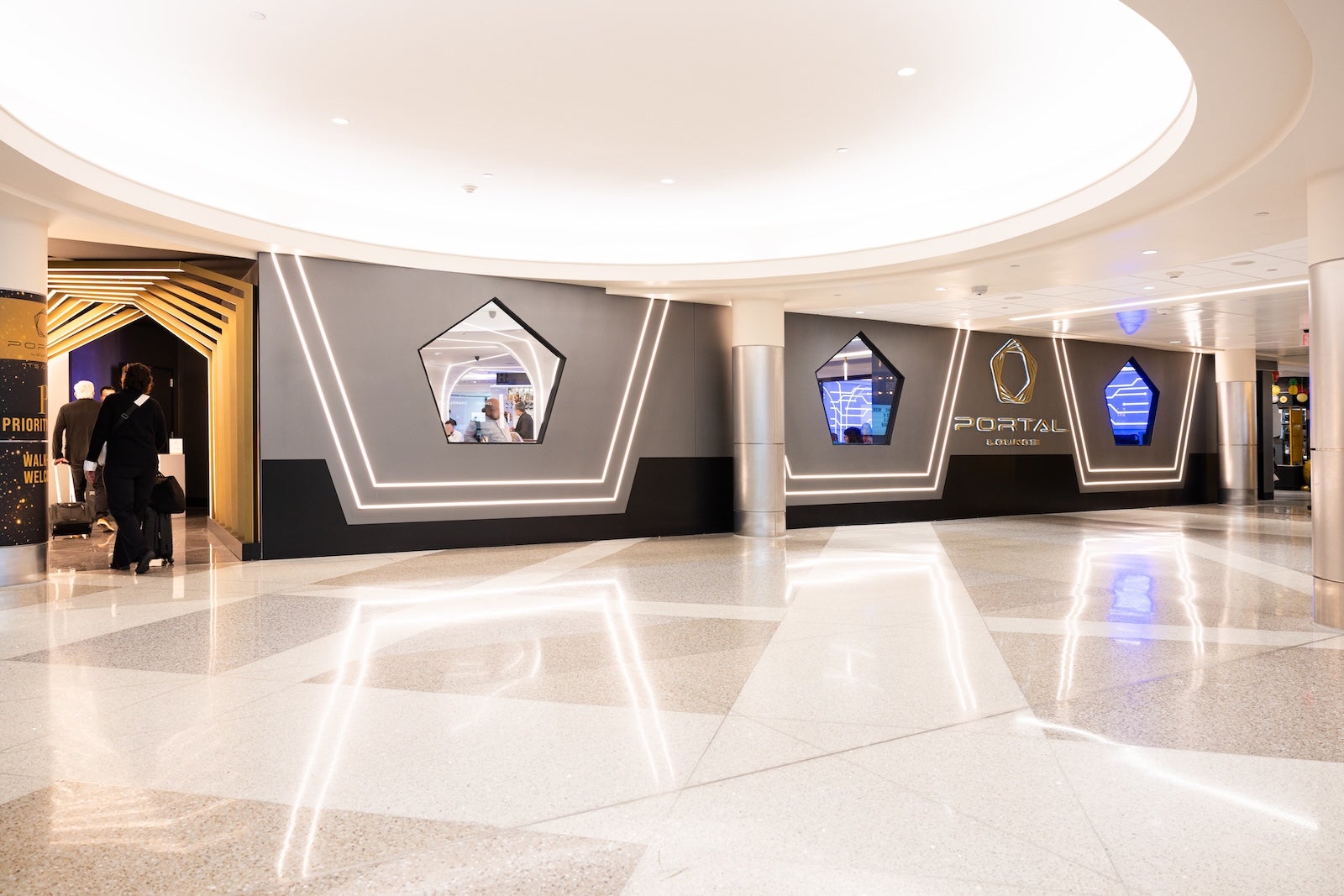 New gaming-forward Portal Lounge opens, accepts Priority Pass – The Points Guy