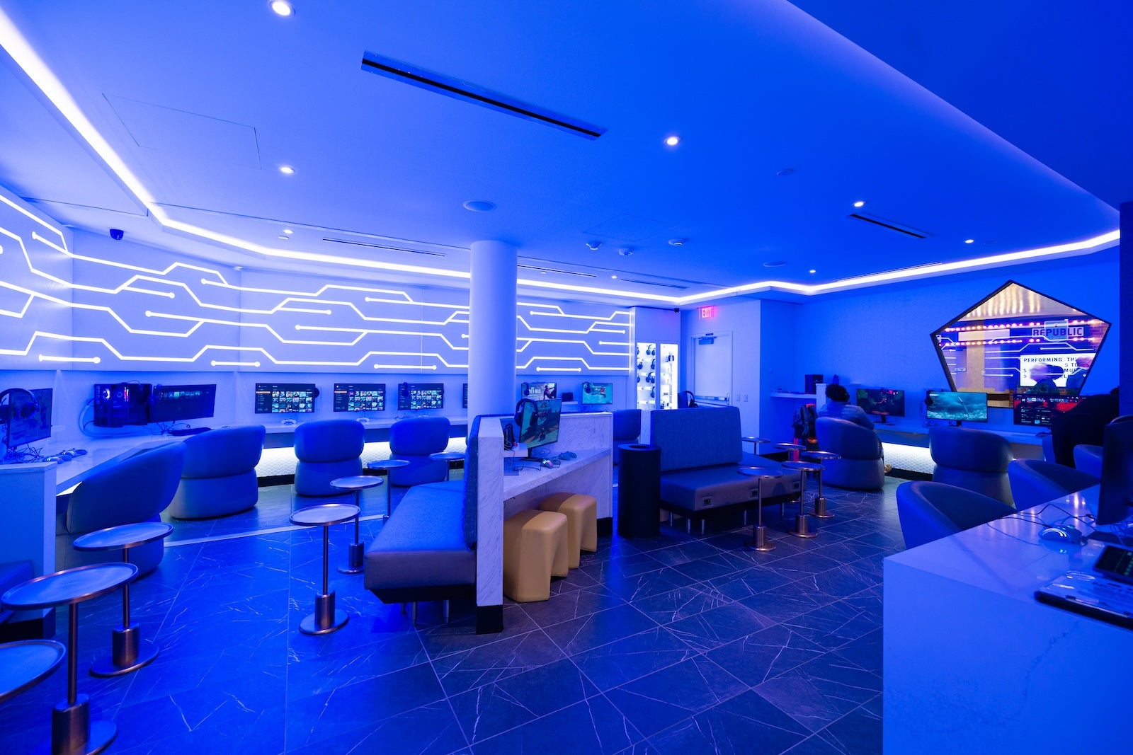 Portal Lounge