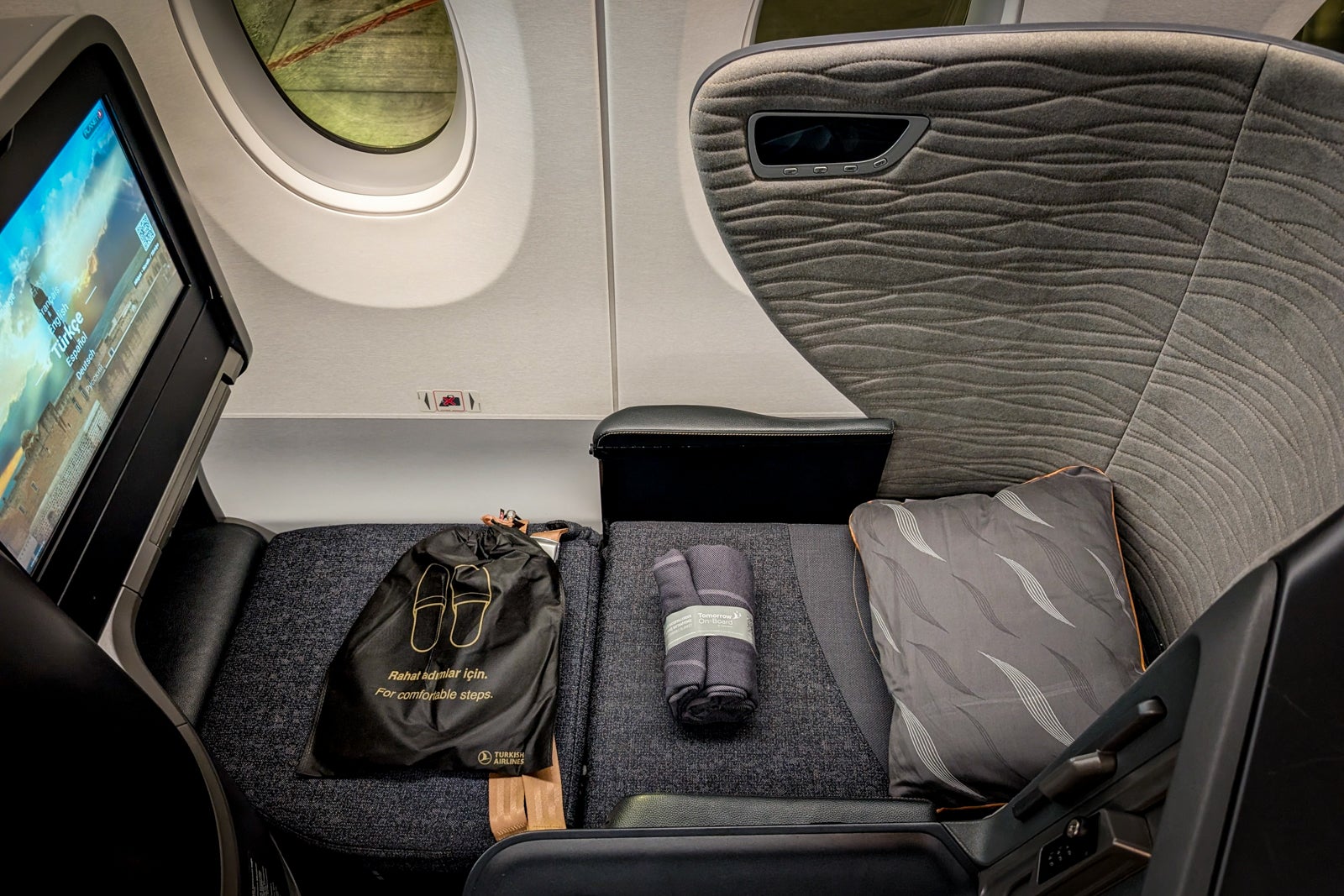 Turkish Airlines A350-900 business class seat in lie-flat mode