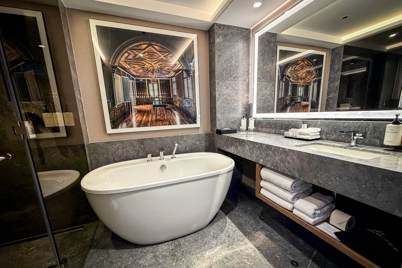 King Classic bathroom at InterContinental Real Lima Miraflores