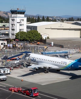 Wine country turf war? Alaska Airlines adds 3 Sonoma routes, returns to Long Beach