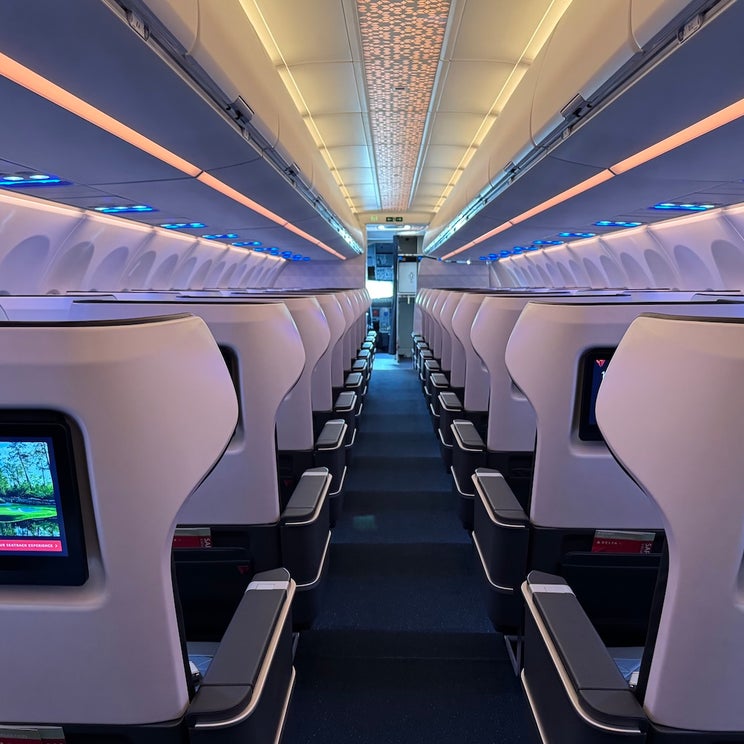 How many first-class seats is too many? Delta is willing to find out