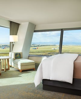 The best airport hotels in the US and Canada
