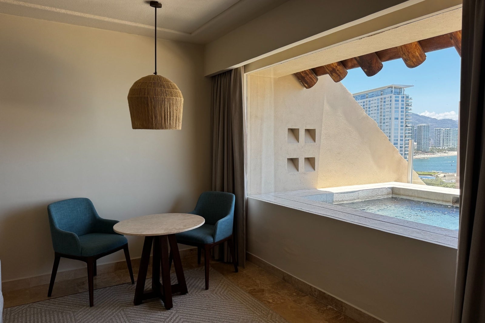 Living room space with exterior plunge pool