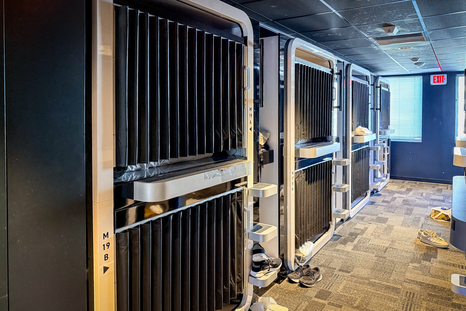 Inside Honolulu's Airline-Inspired Pod Hotel Review