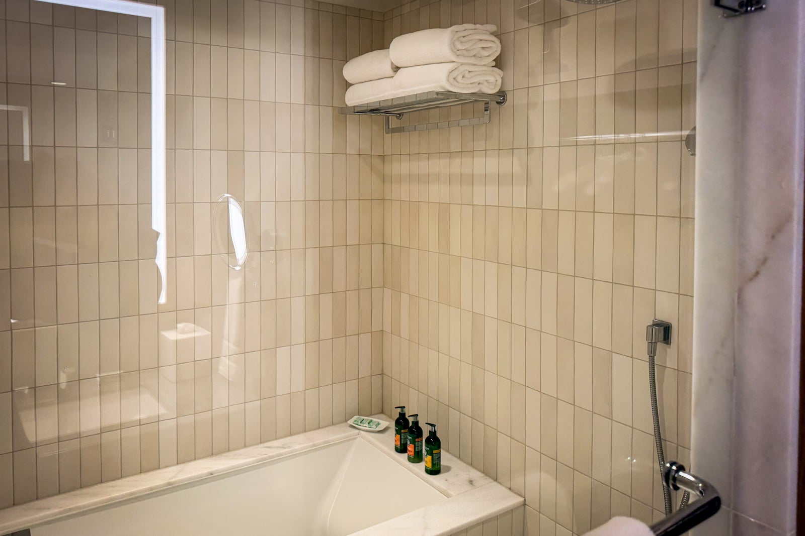Mauna Kea Beach Hotel Bathtub, Indoors, Person, Tub, Bathing