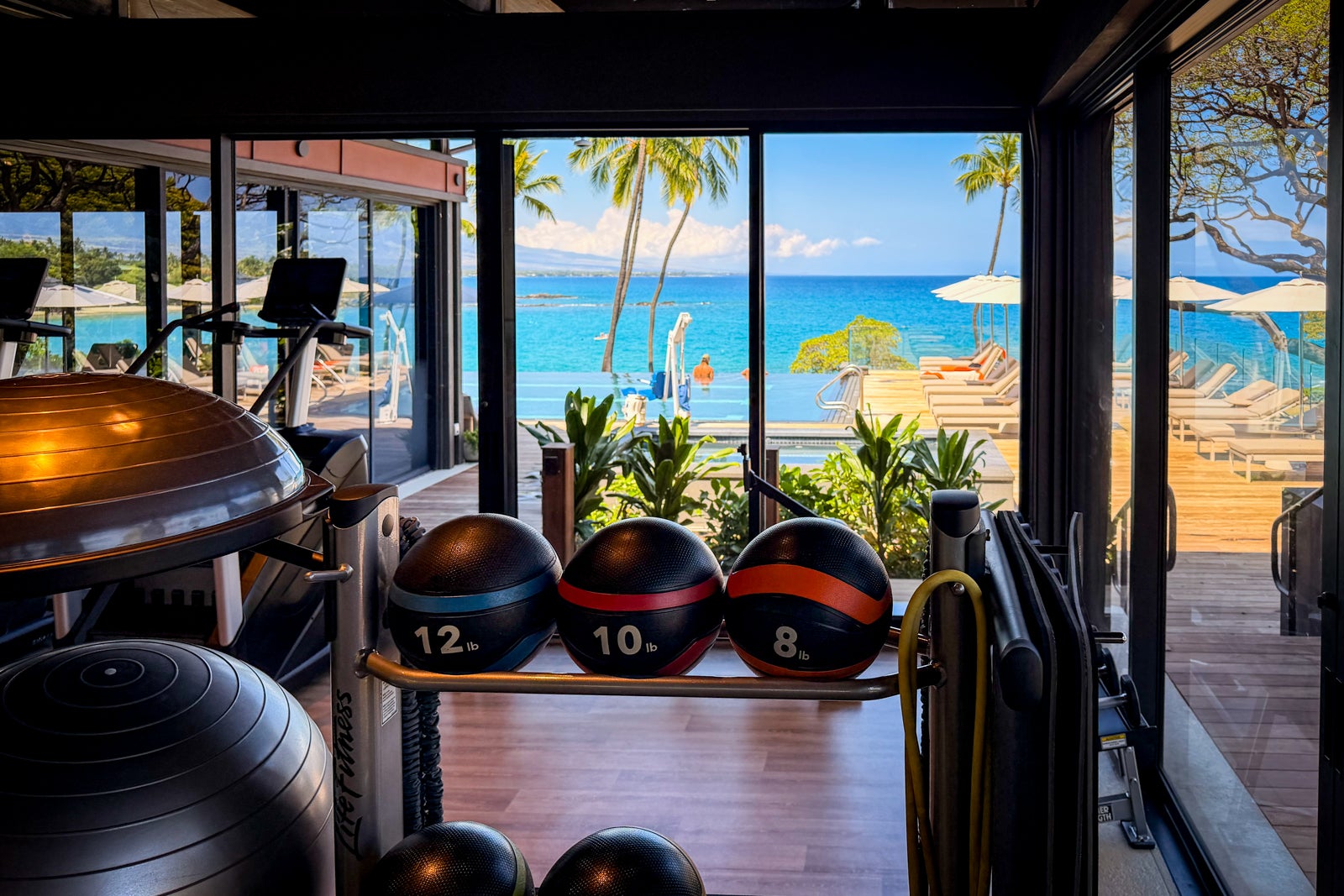 Mauna Kea Beach Hotel Person, Sport, Basketball (Ball)