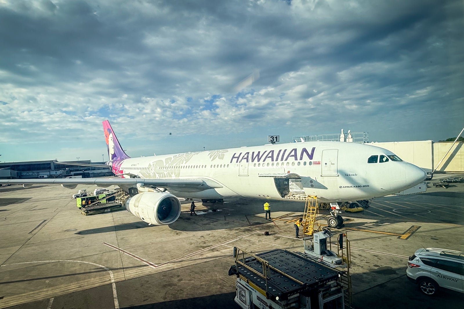 Hawaiian Airlines Reopens Exclusive 'Plumeria Loft' Lounge