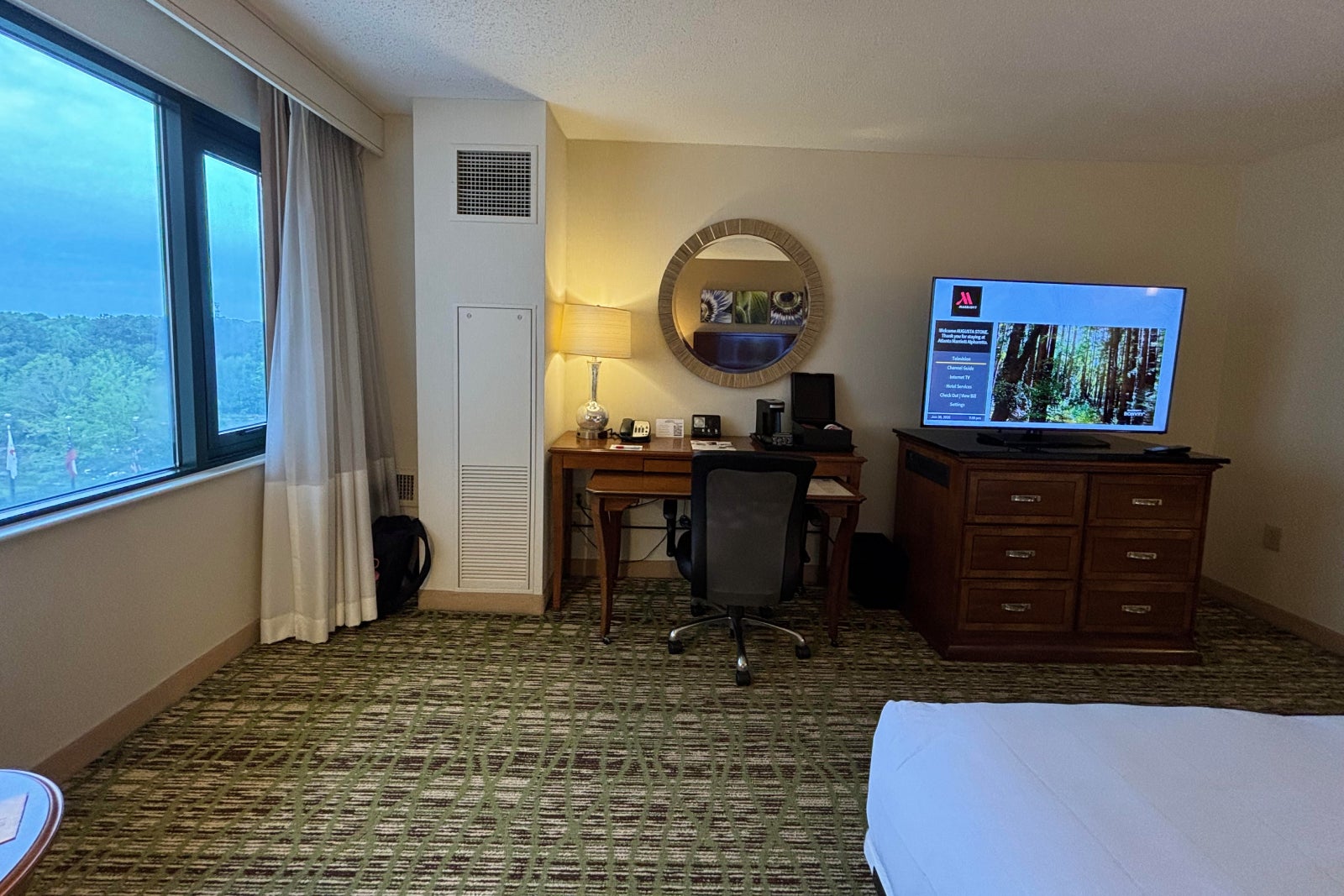 Atlanta Marriott Alpharetta guest room