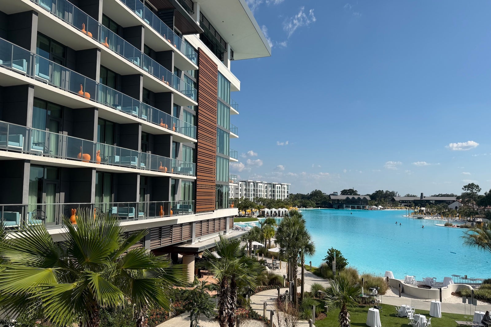 Maximize a premium hotel rewards welcome offer for a luxurious Florida weekend retreat