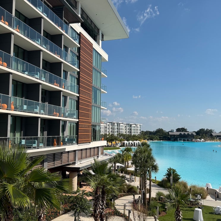 How to take a luxury weekend getaway to Florida with the Hilton Honors American Express Surpass Card welcome bonus