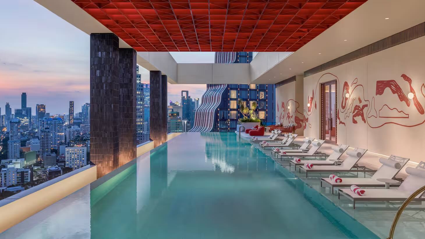 Kromo Bangkok pool