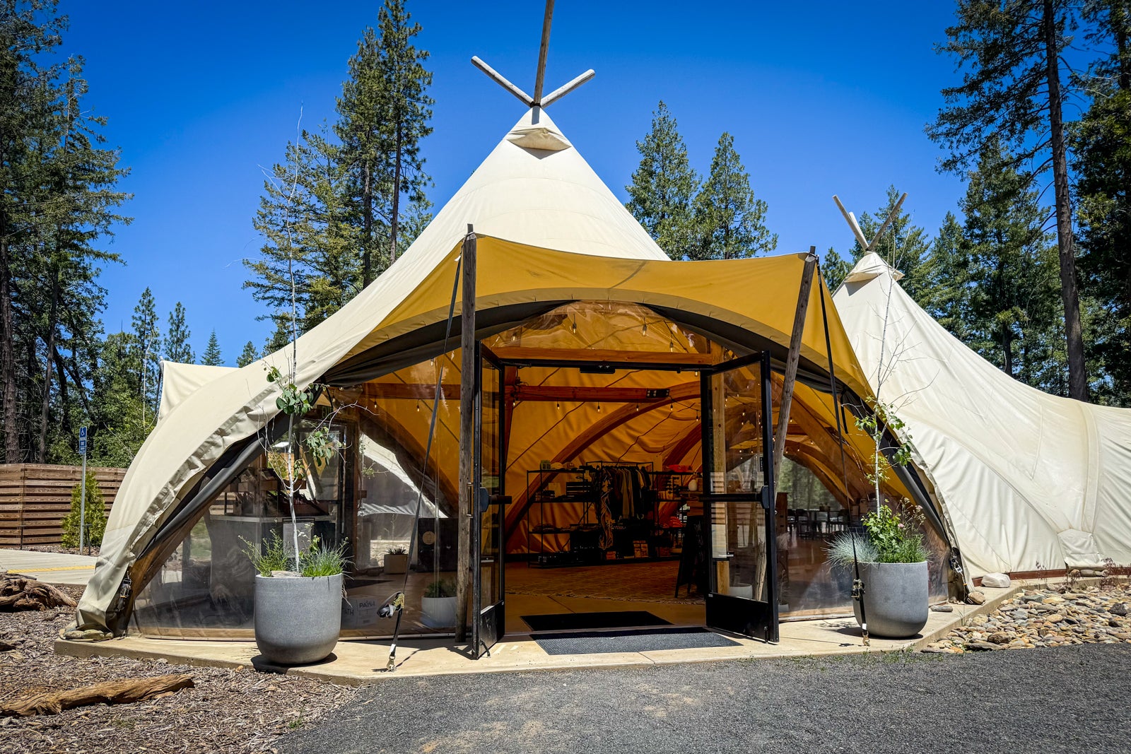 Under Canvas Yosemite lobby
