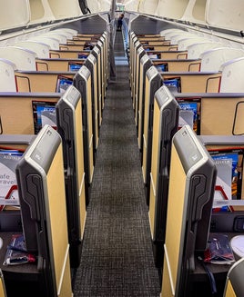 American Airlines A321XLR Flagship Suites business class from JFK-LAX