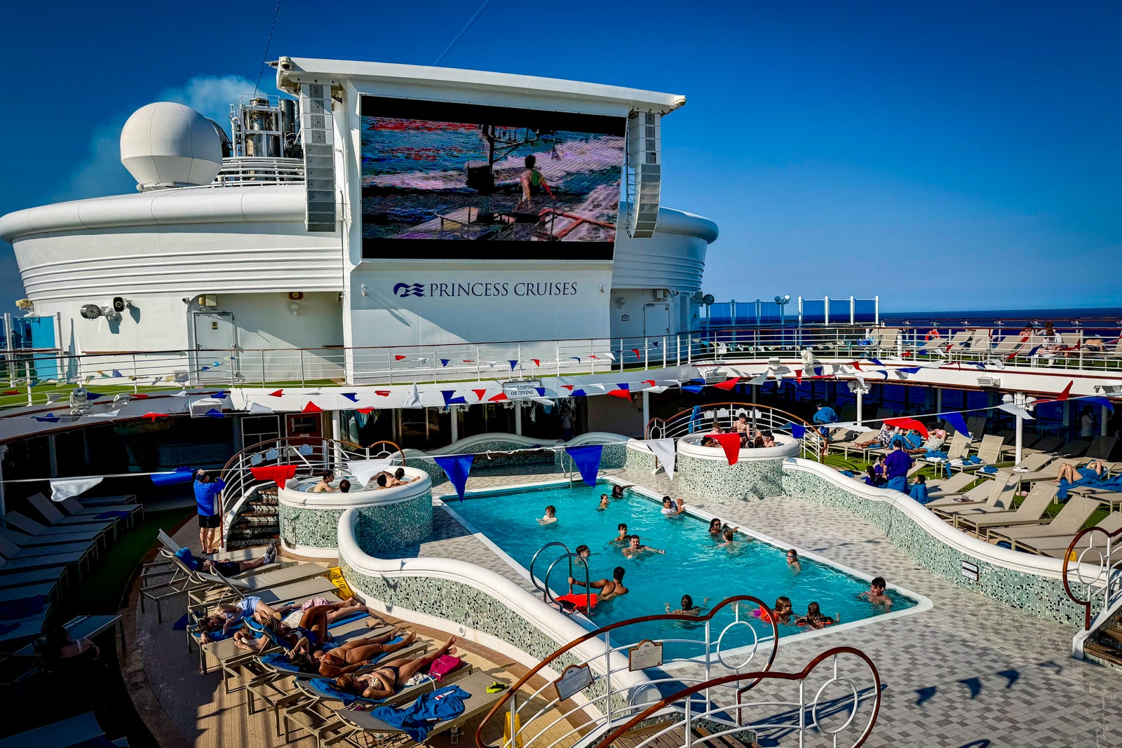The main pool deck on Diamond Princess.