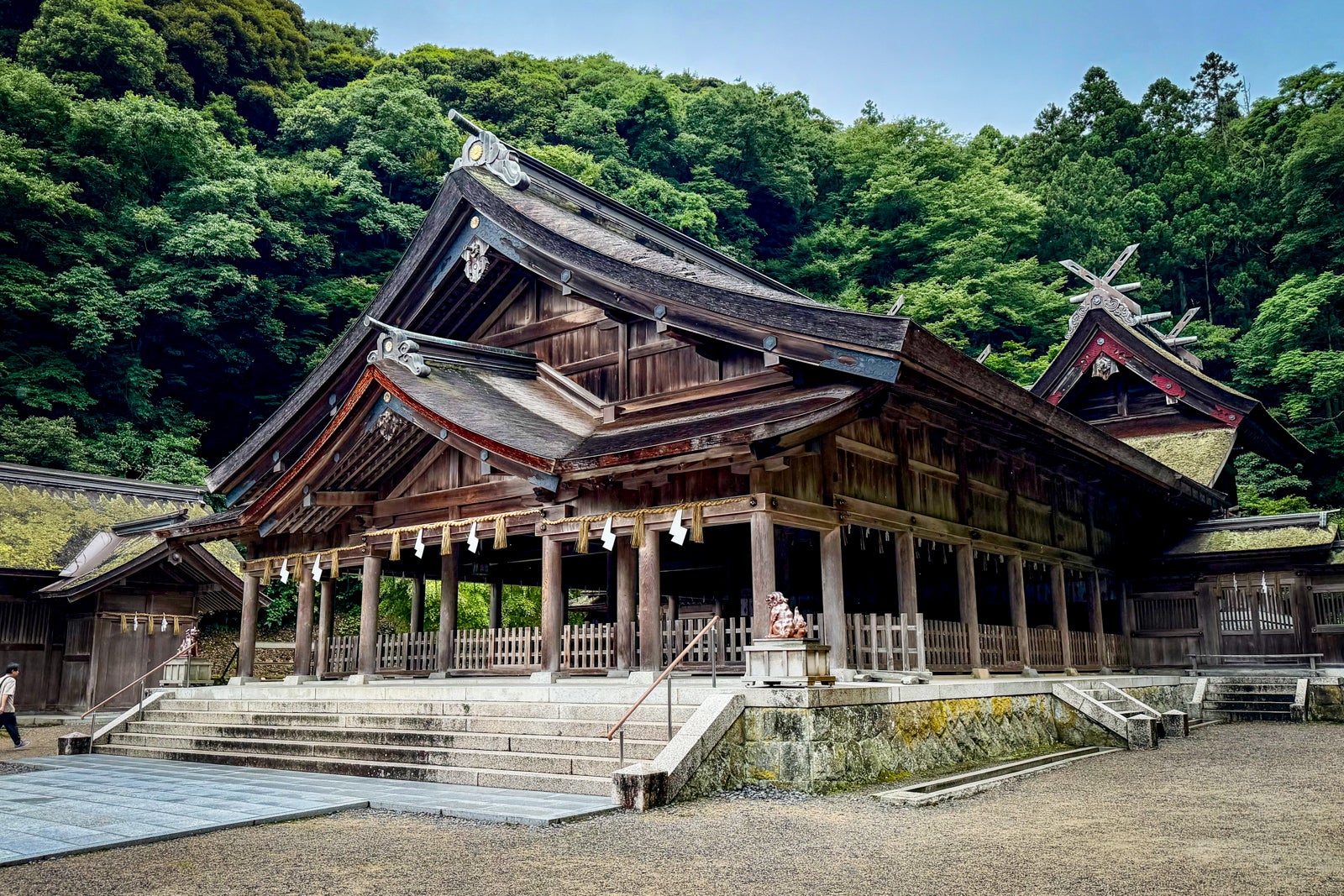 Mihonoseki also is home to the Miho Shrine, an important Shinto temple.