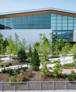Pittsburgh International Airport debuts the first of four outdoor terraces
