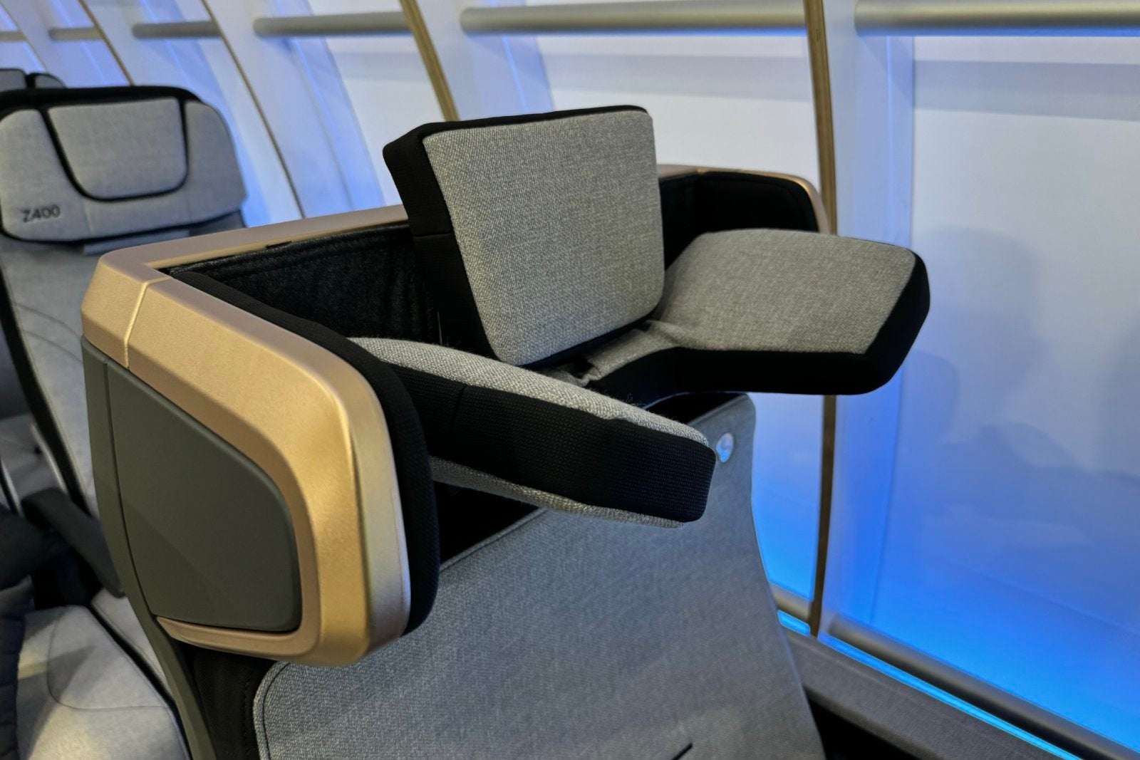 emirates headrest