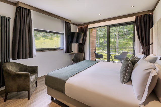 V Retreats Cervino interior guest room