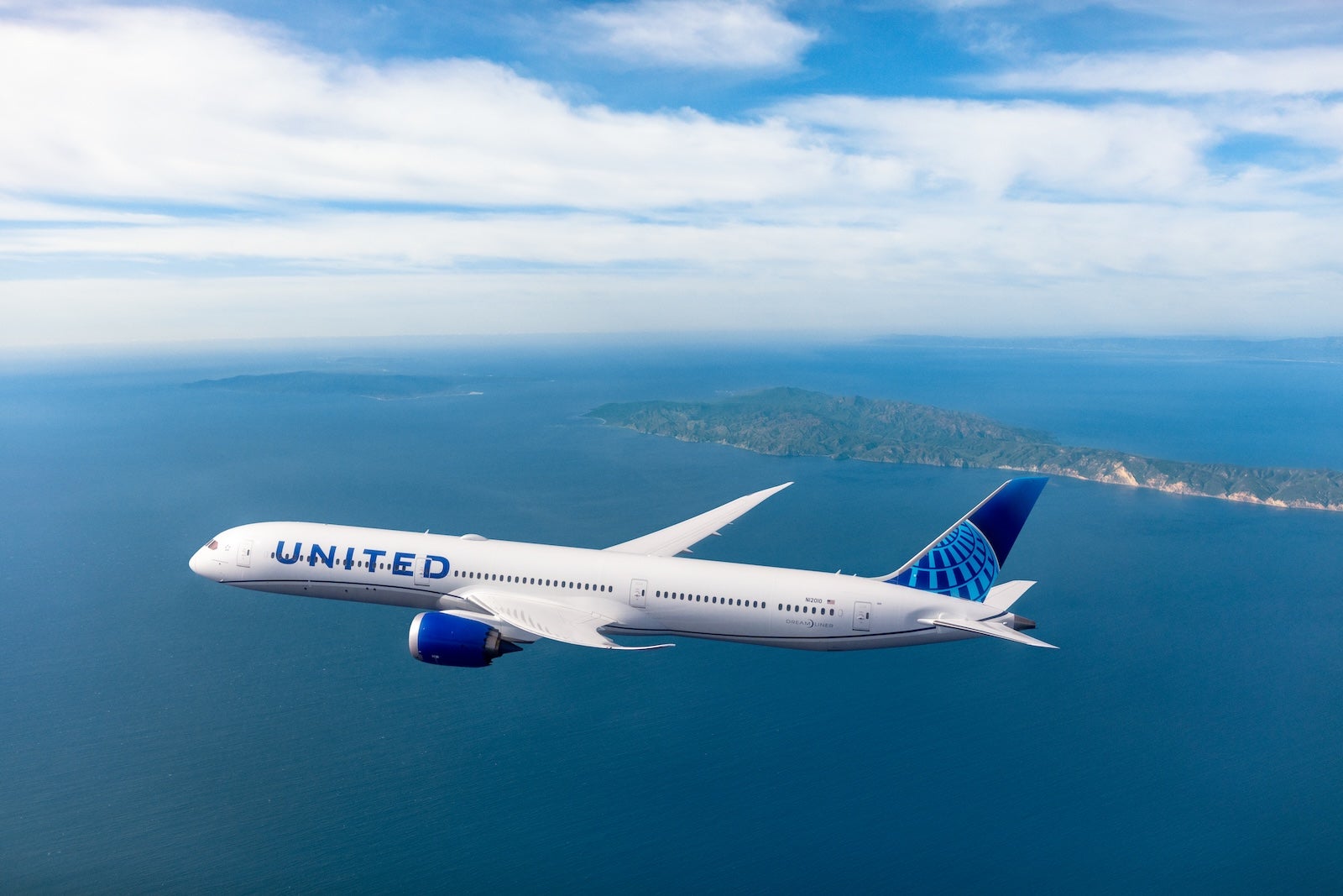 airplane flying