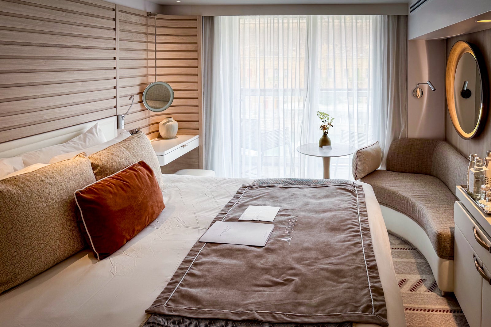 A standard cabin on Le Dumont d'Urville.