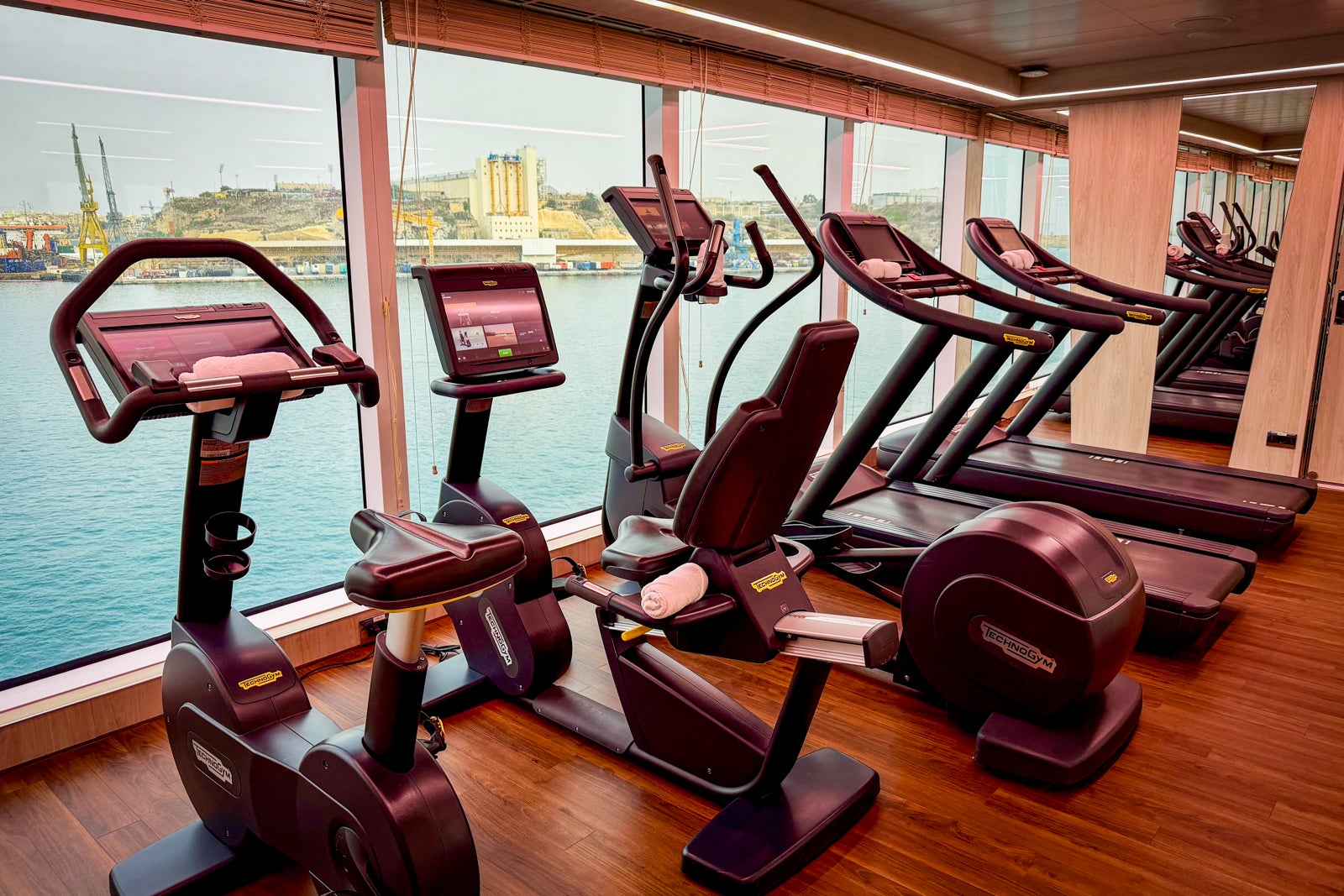 A small fitness center on Le Dumont has cardio equipment.