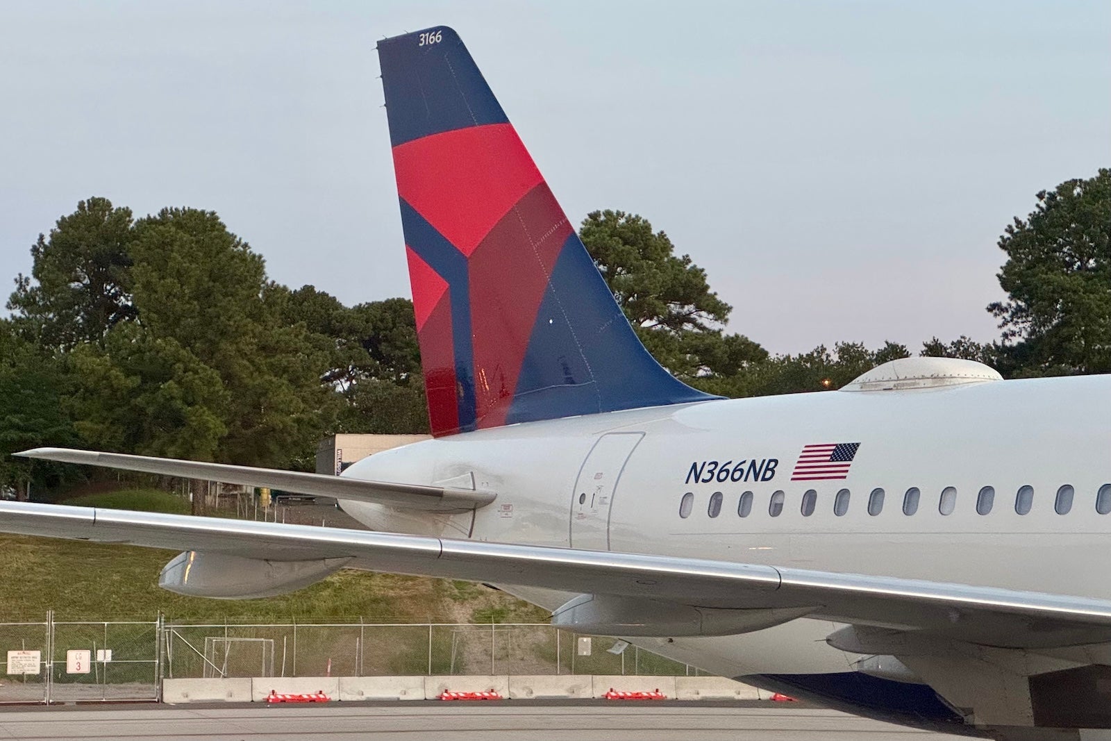 Delta cuts 5 routes across 7 cities, plans smaller Las Vegas schedule this winter Delta cuts 5 routes across 7 cities, plans smaller Las Vegas schedule this winter