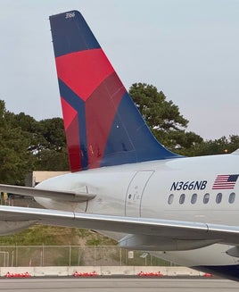 Delta cuts 5 routes across 7 cities, plans smaller Las Vegas schedule this winter