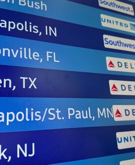 DOT delays rule change on airline maintenance delays