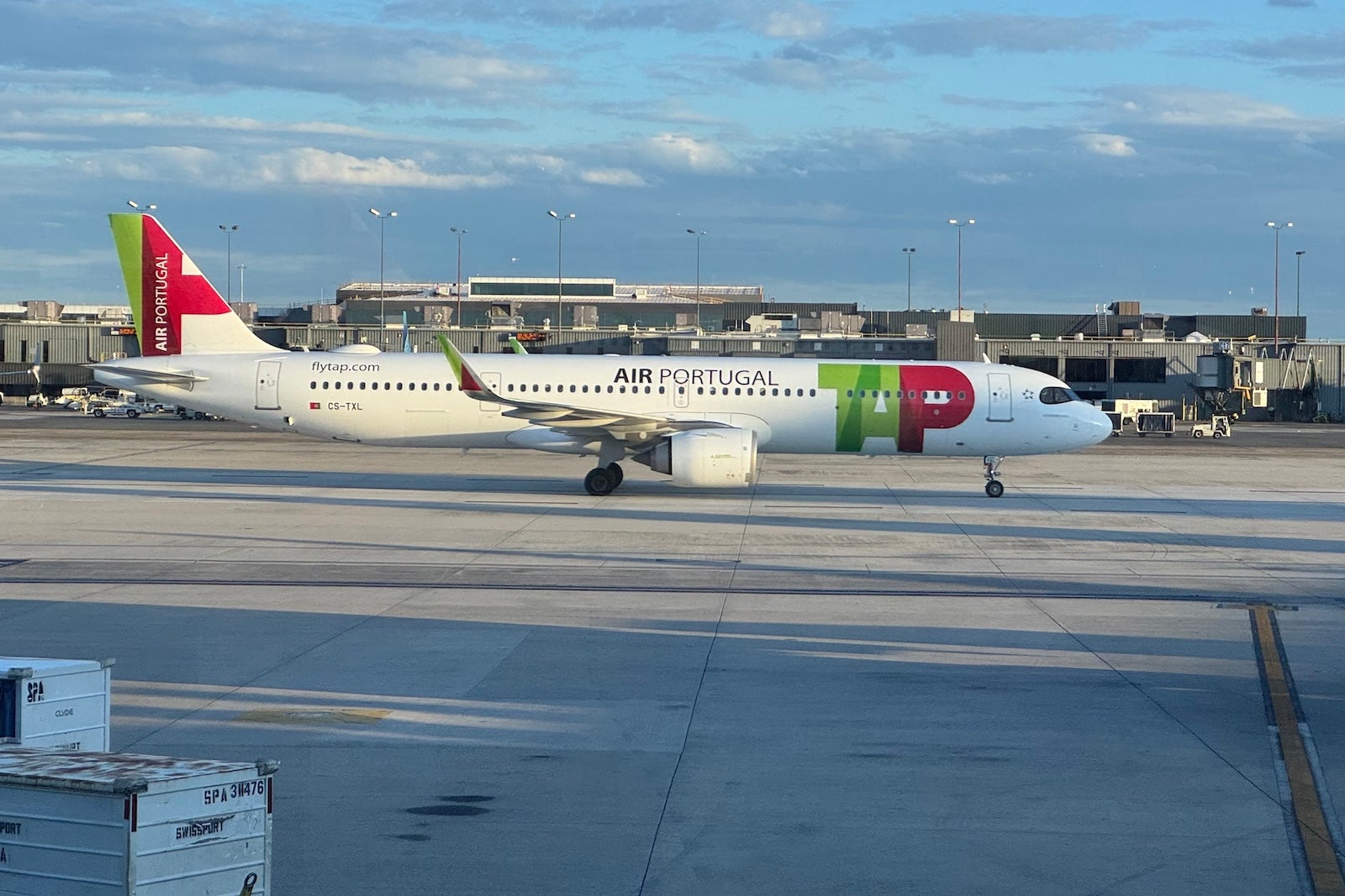 tap a321lr iad