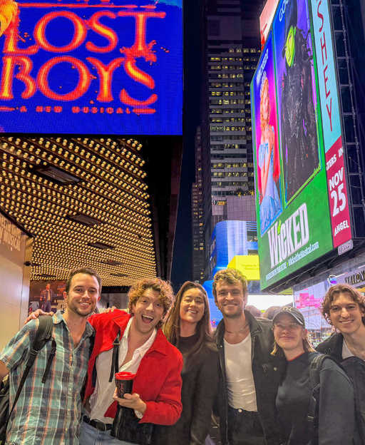 Dinner, Broadway, and one big group check: The card built for nights out