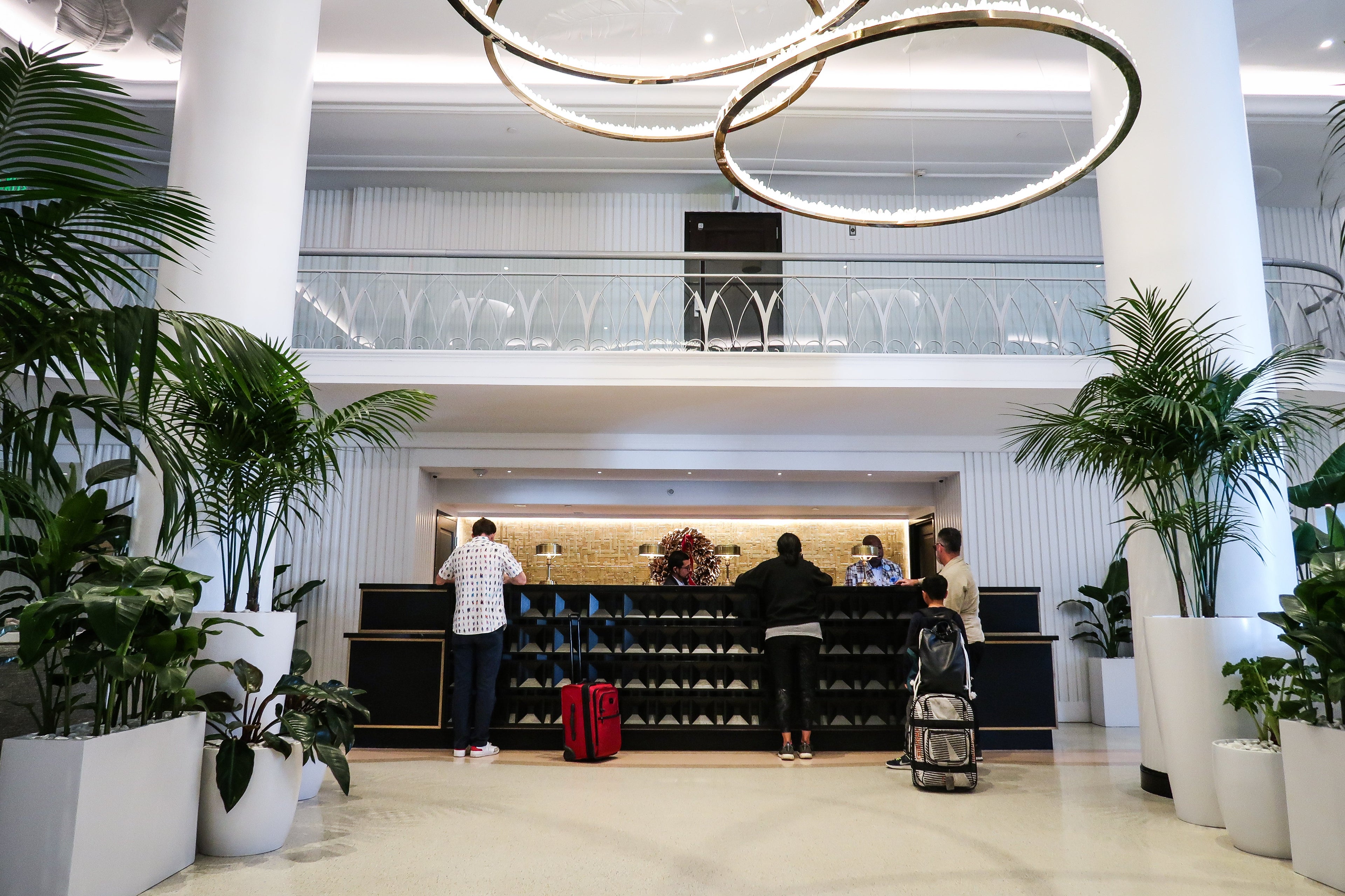 Hotel Cadillac Miami Front Desk